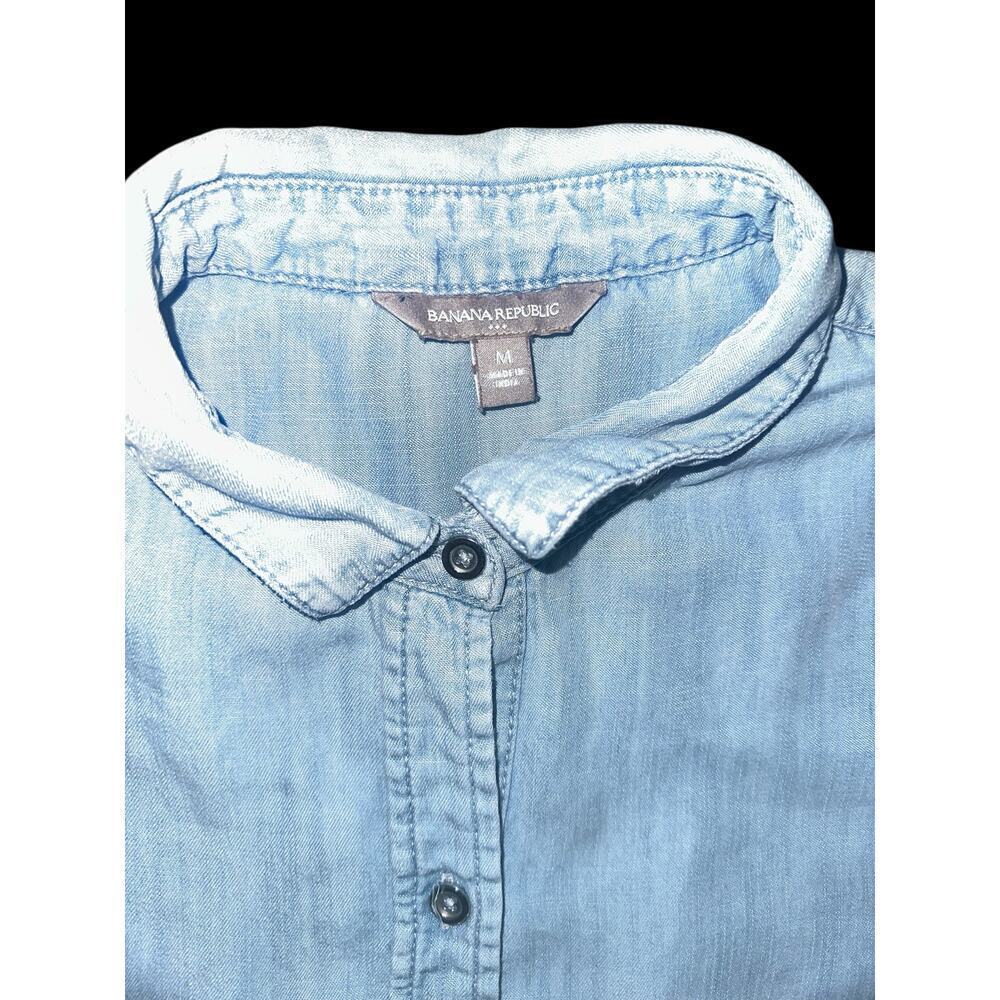 Women's Chambray Color Block Button Up Shirt, Medium banana republic - Picture 3 of 3